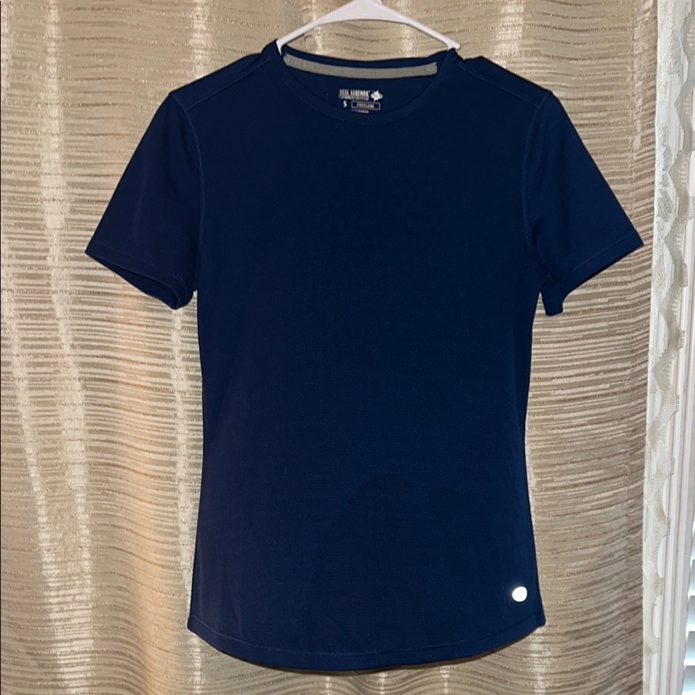 Reel Legends Freeline women’s Navy Blue T-Shirt Size Small